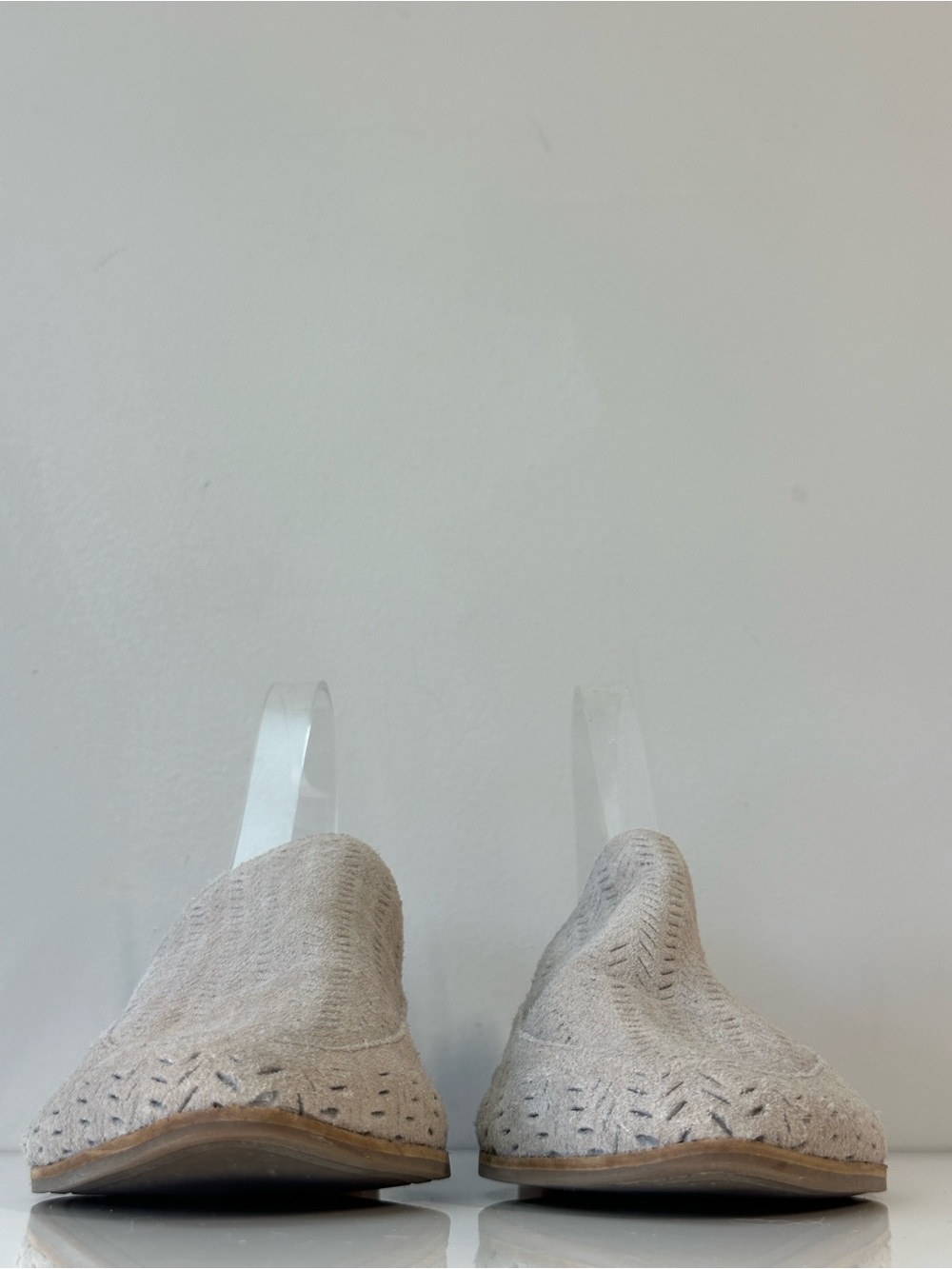 Lucky Brand Suede Grey Pointed Loafers Size 10 Brogan Laser Cut - Picture 4 of 16